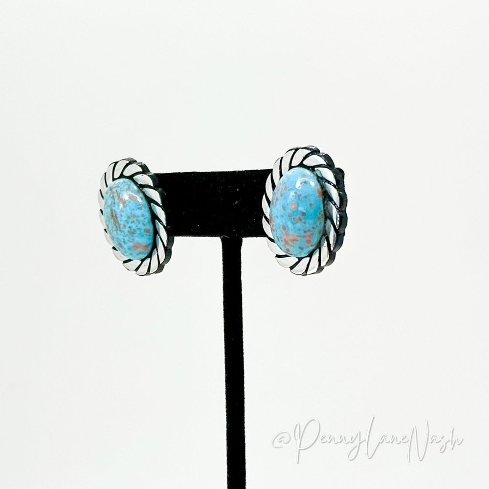 Vintage Turqoise Bead Plate with Silver Rope Rim Earrings - Picture 8 of 9